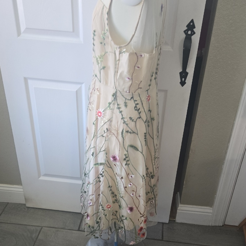 TYY Beige Floral Embroidered Mesh Midi Dress Sleeveless Illusion Neck XXL - Picture 5 of 9
